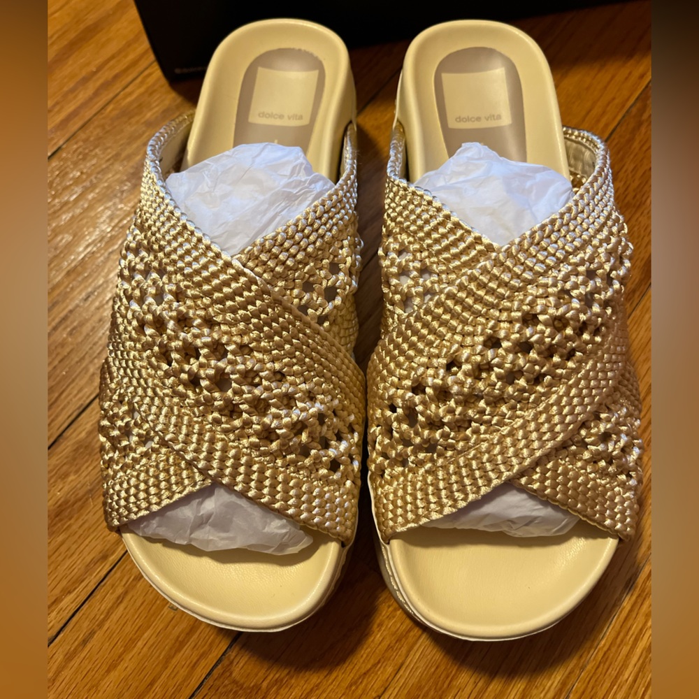 Dolce Vita shoes 8.5 color vanilla woven.